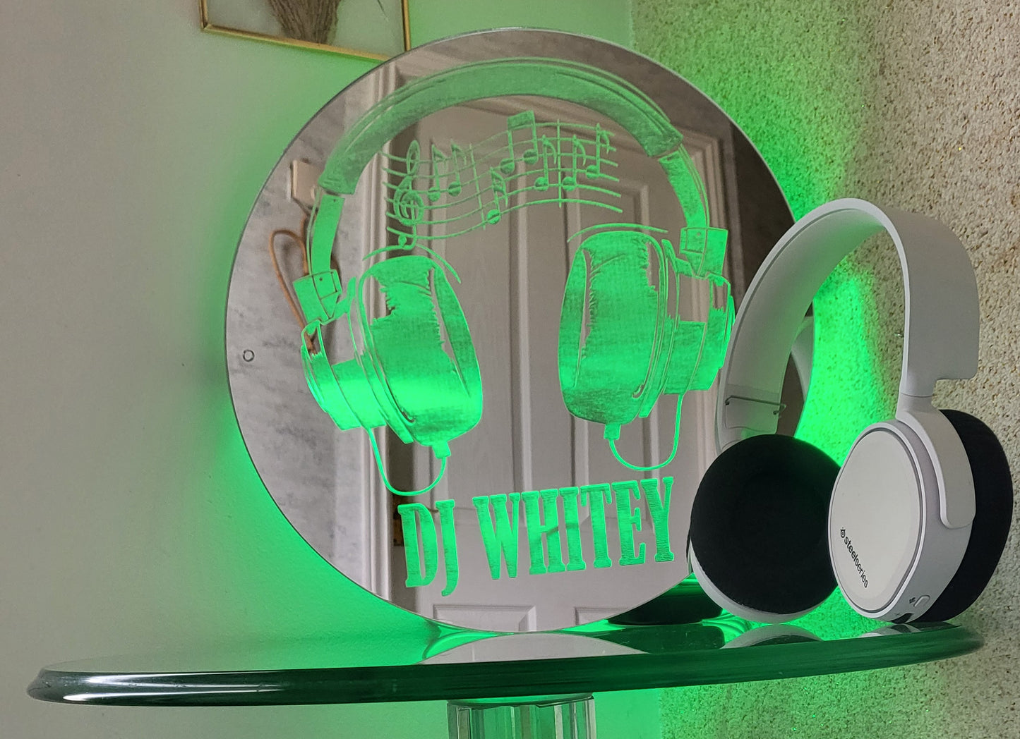 Personalised DJ mirror