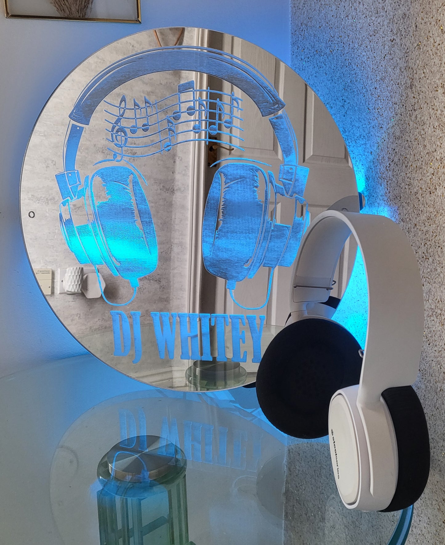 Personalised DJ mirror